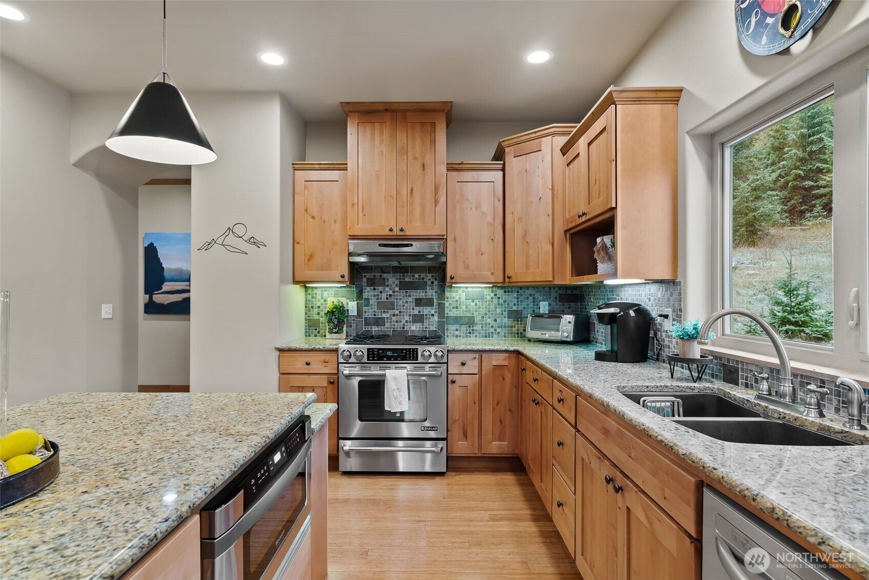 Cle Elum, Washington, 98922, United States, 4 Bedrooms Bedrooms, ,4 BathroomsBathrooms,Residential,Active,1998577