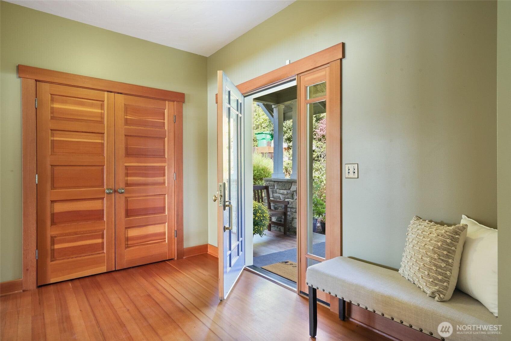 Olympia, Washington, 98506, United States, 3 Bedrooms Bedrooms, ,3 BathroomsBathrooms,Residential,Active,1953406