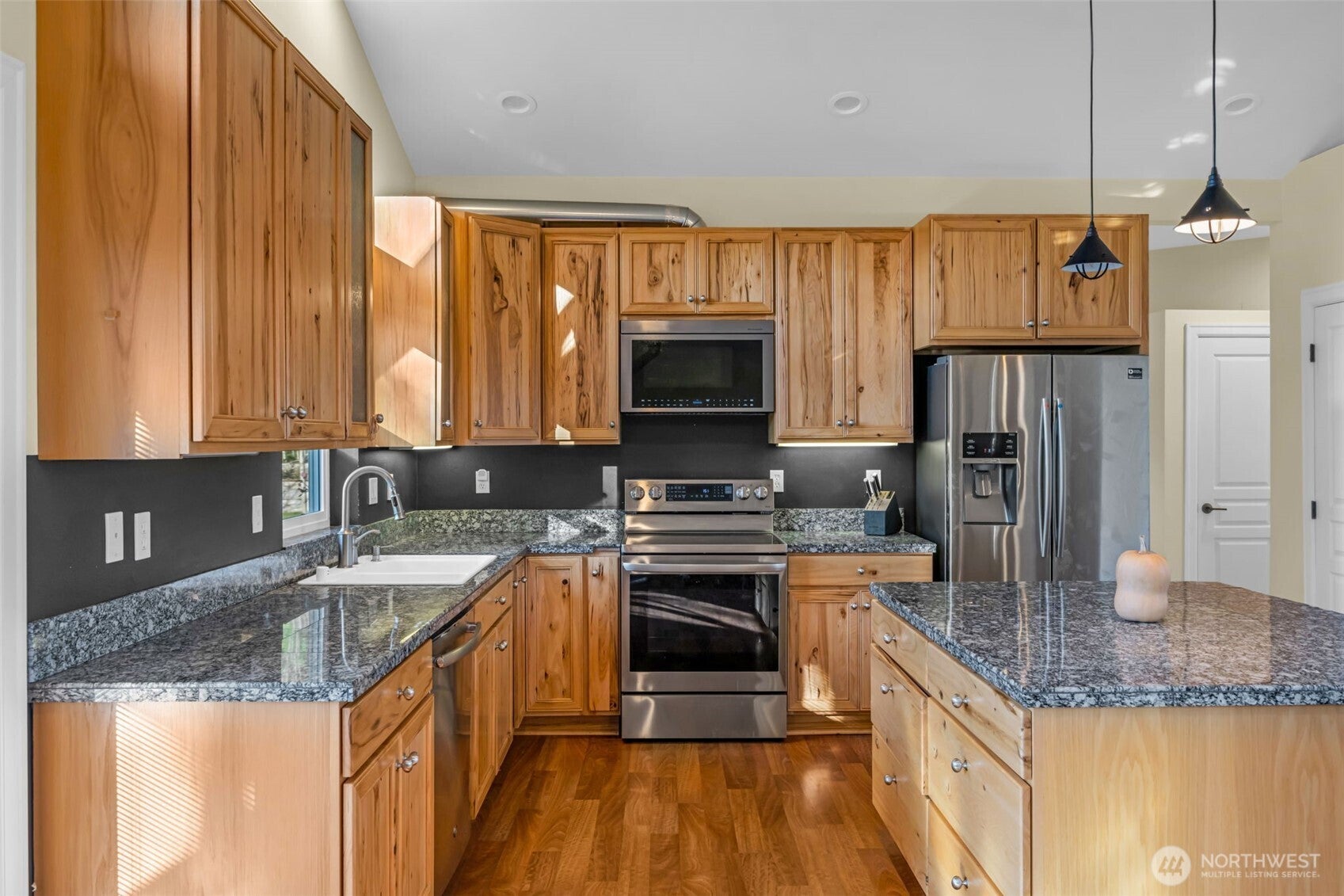 Mount Vernon, Washington, 98274, United States, 4 Bedrooms Bedrooms, ,3 BathroomsBathrooms,Residential,Active,2010914