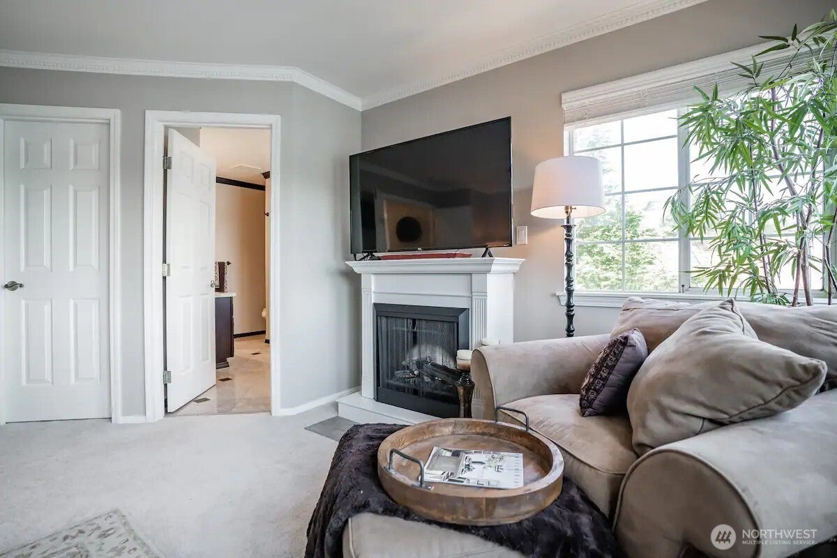 Lakewood, Washington, 98498, United States, 4 Bedrooms Bedrooms, ,4 BathroomsBathrooms,Residential,Active,1988477