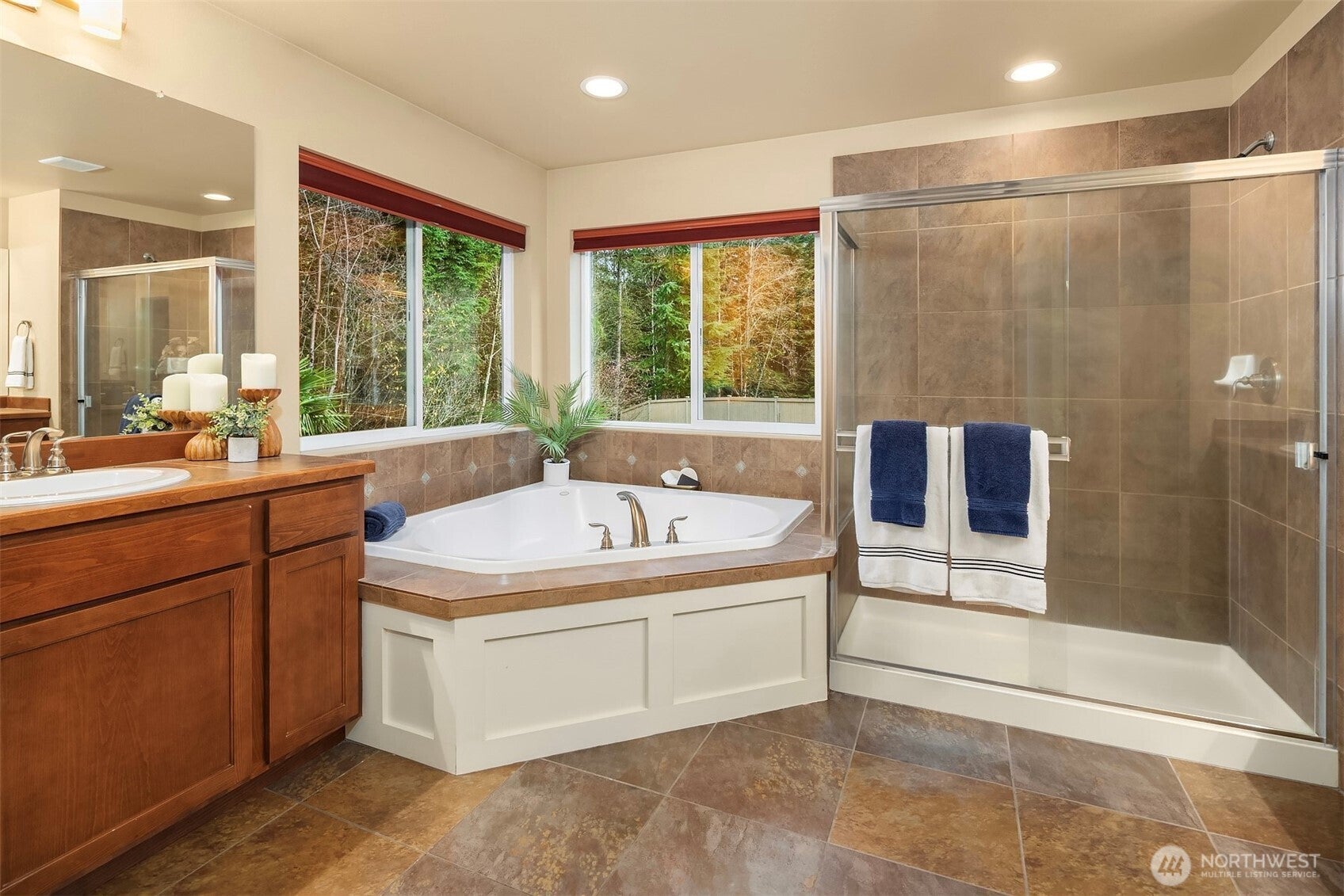 Snoqualmie, Washington, 98065, United States, 5 Bedrooms Bedrooms, ,3 BathroomsBathrooms,Residential,Active,1990623