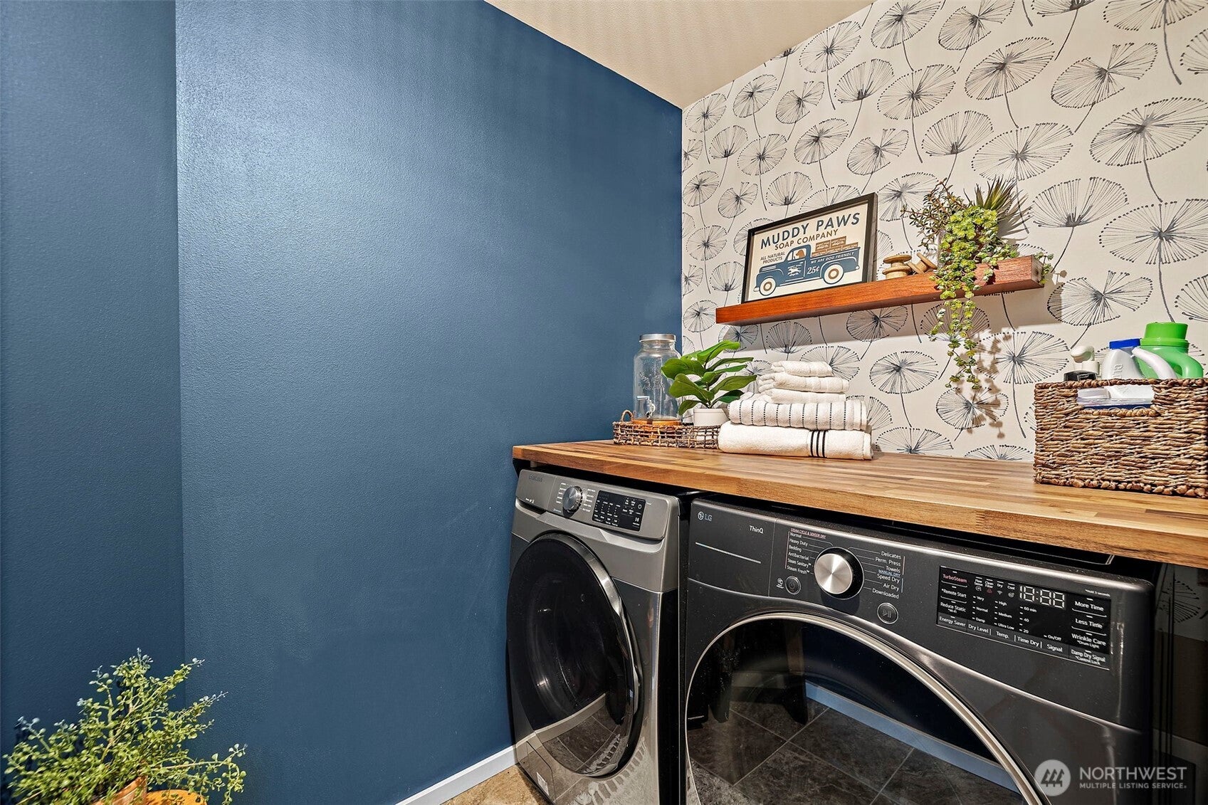 Snoqualmie, Washington, 98065, United States, 5 Bedrooms Bedrooms, ,3 BathroomsBathrooms,Residential,Active,1990623