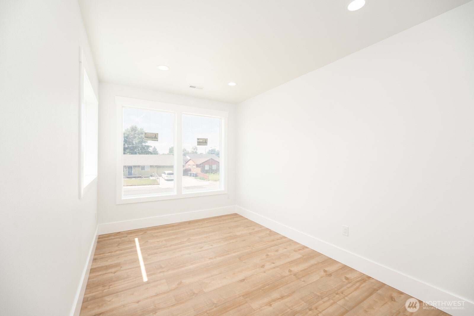 Moses Lake, Washington, 98837, United States, 4 Bedrooms Bedrooms, ,4 BathroomsBathrooms,Residential,Active,1886784