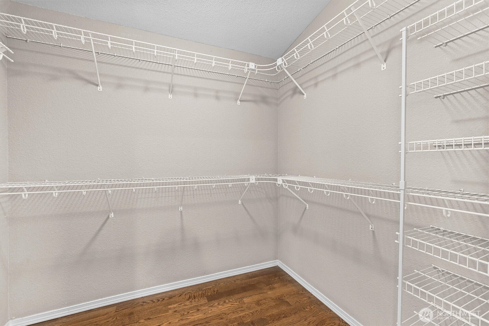 Seattle, Washington, 98118, United States, 4 Bedrooms Bedrooms, ,4 BathroomsBathrooms,Residential,Active,1964271