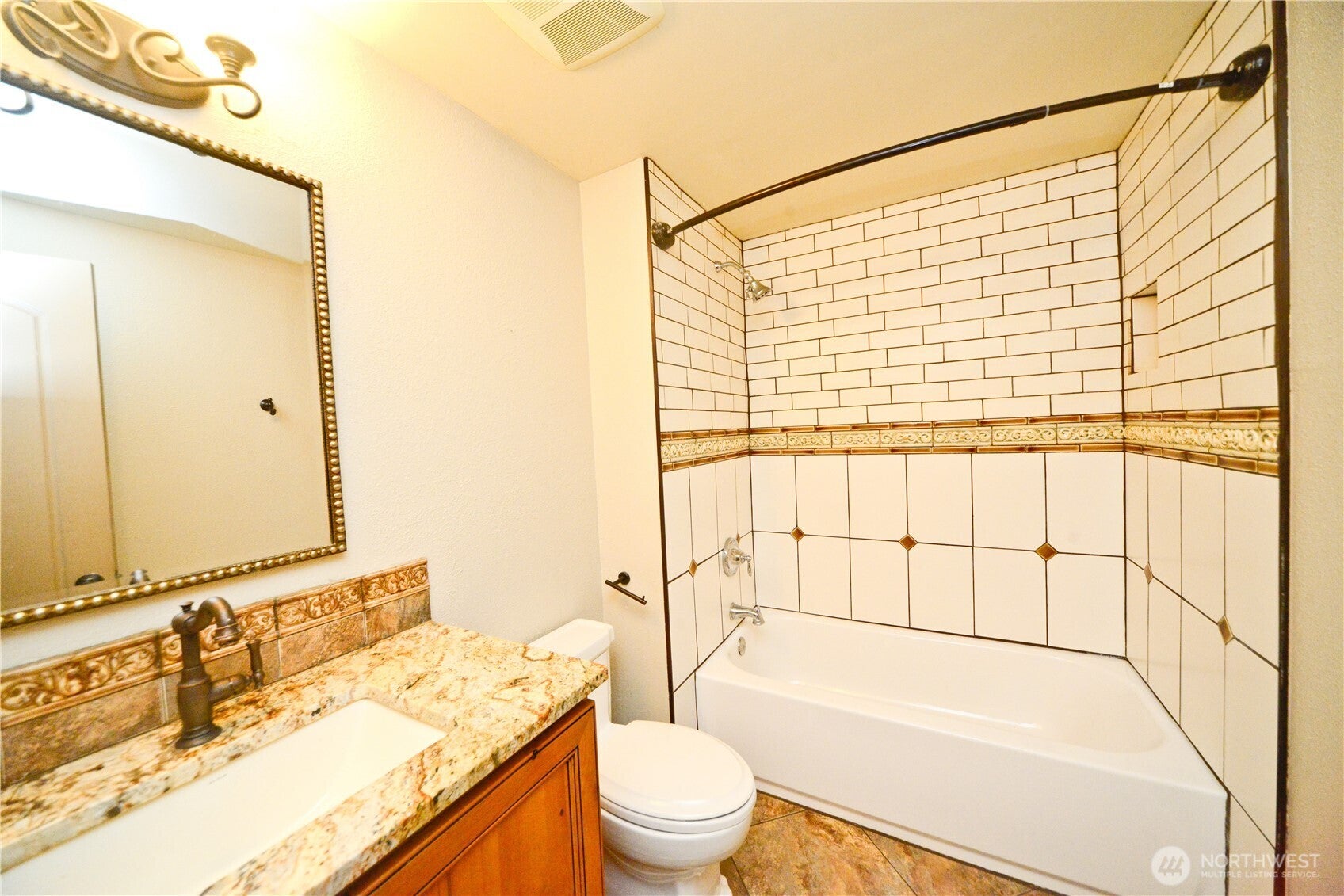 Kirkland, Washington, 98033, United States, 3 Bedrooms Bedrooms, ,2 BathroomsBathrooms,Residential,Active,1945849