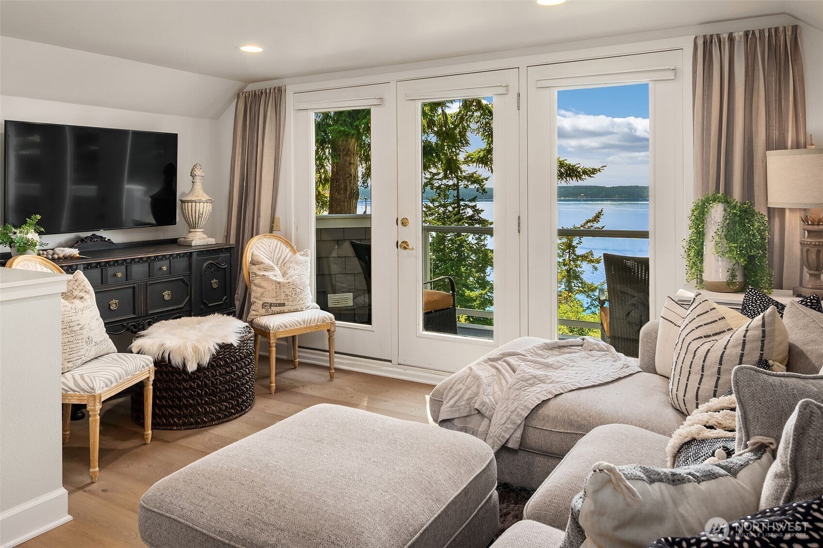 Camano Island, Washington, 98282, United States, 2 Bedrooms Bedrooms, ,2 BathroomsBathrooms,Residential,Active,1902927