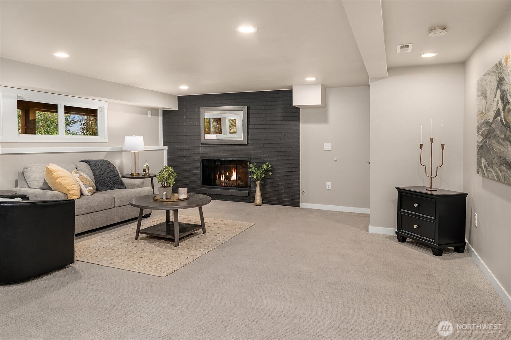 Kirkland, Washington, 98033, United States, 4 Bedrooms Bedrooms, ,5 BathroomsBathrooms,Residential,Active,1973549