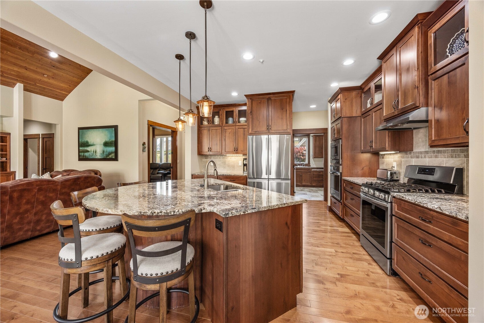 Orondo, Washington, 98843, United States, 3 Bedrooms Bedrooms, ,4 BathroomsBathrooms,Residential,Active,1823970