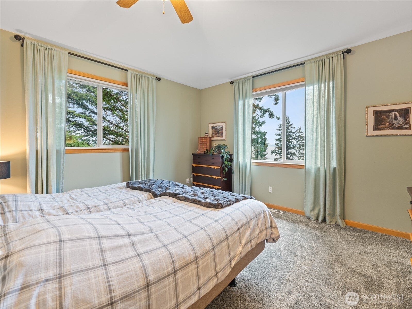 Camano Island, Washington, 98282, United States, 3 Bedrooms Bedrooms, ,4 BathroomsBathrooms,Residential,Active,2008699