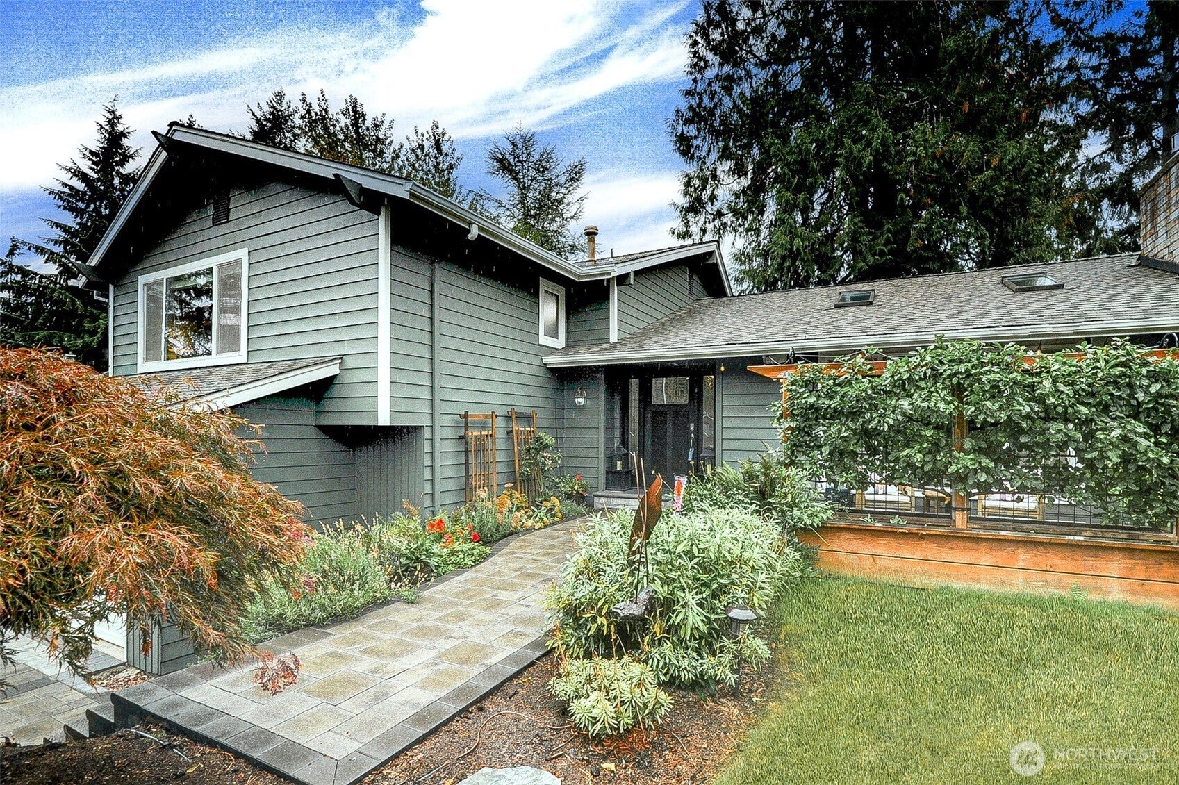 Redmond, Washington, 98052, United States, 4 Bedrooms Bedrooms, ,3 BathroomsBathrooms,Residential,Active,1863316