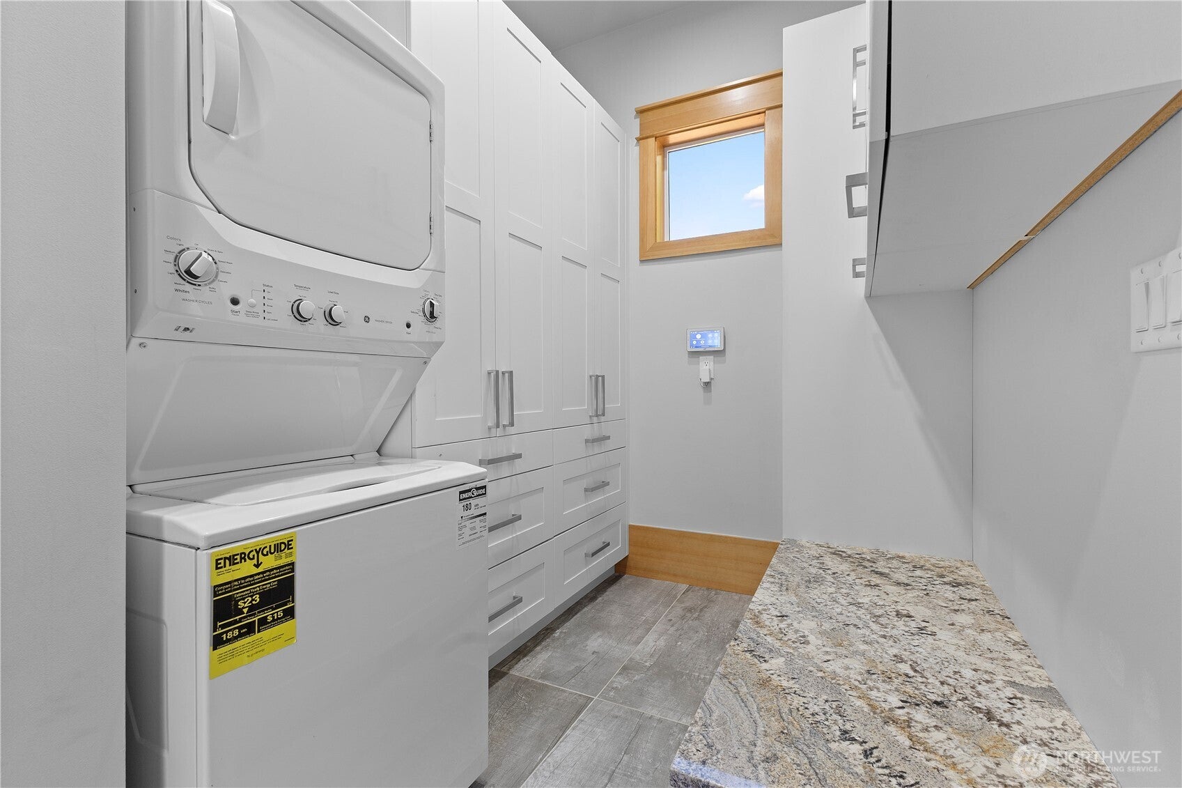 Lake Tapps, Washington, 98391, United States, 3 Bedrooms Bedrooms, ,6 BathroomsBathrooms,Residential,Active,1914925