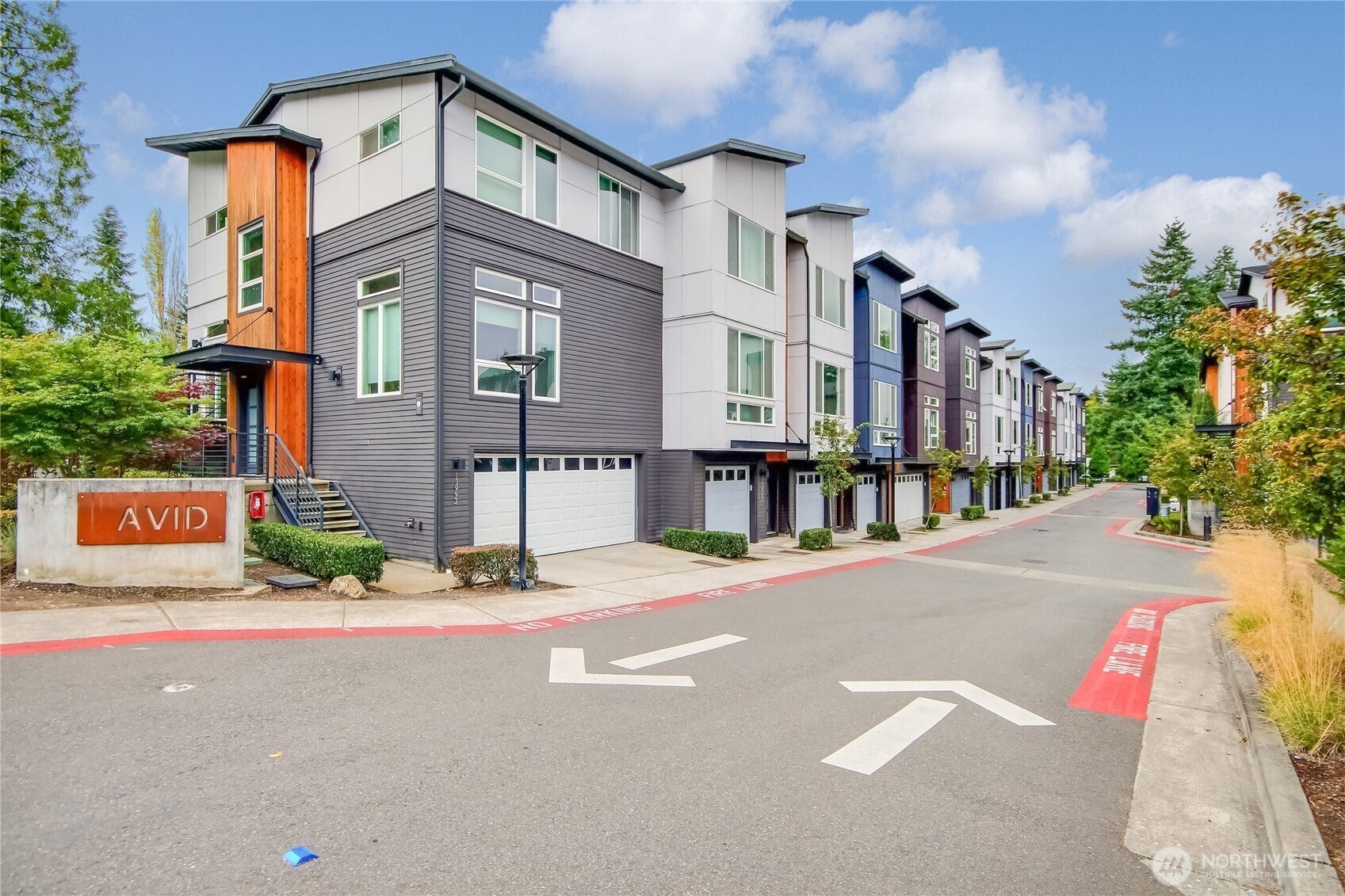 Bellevue, Washington, 98005, United States, 5 Bedrooms Bedrooms, ,4 BathroomsBathrooms,Residential,Active,1914804