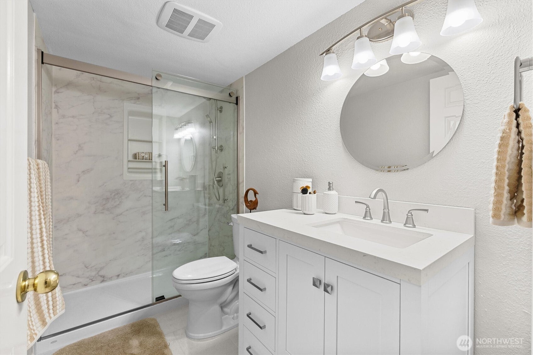 Seattle, Washington, 98118, United States, 4 Bedrooms Bedrooms, ,4 BathroomsBathrooms,Residential,Active,1941394