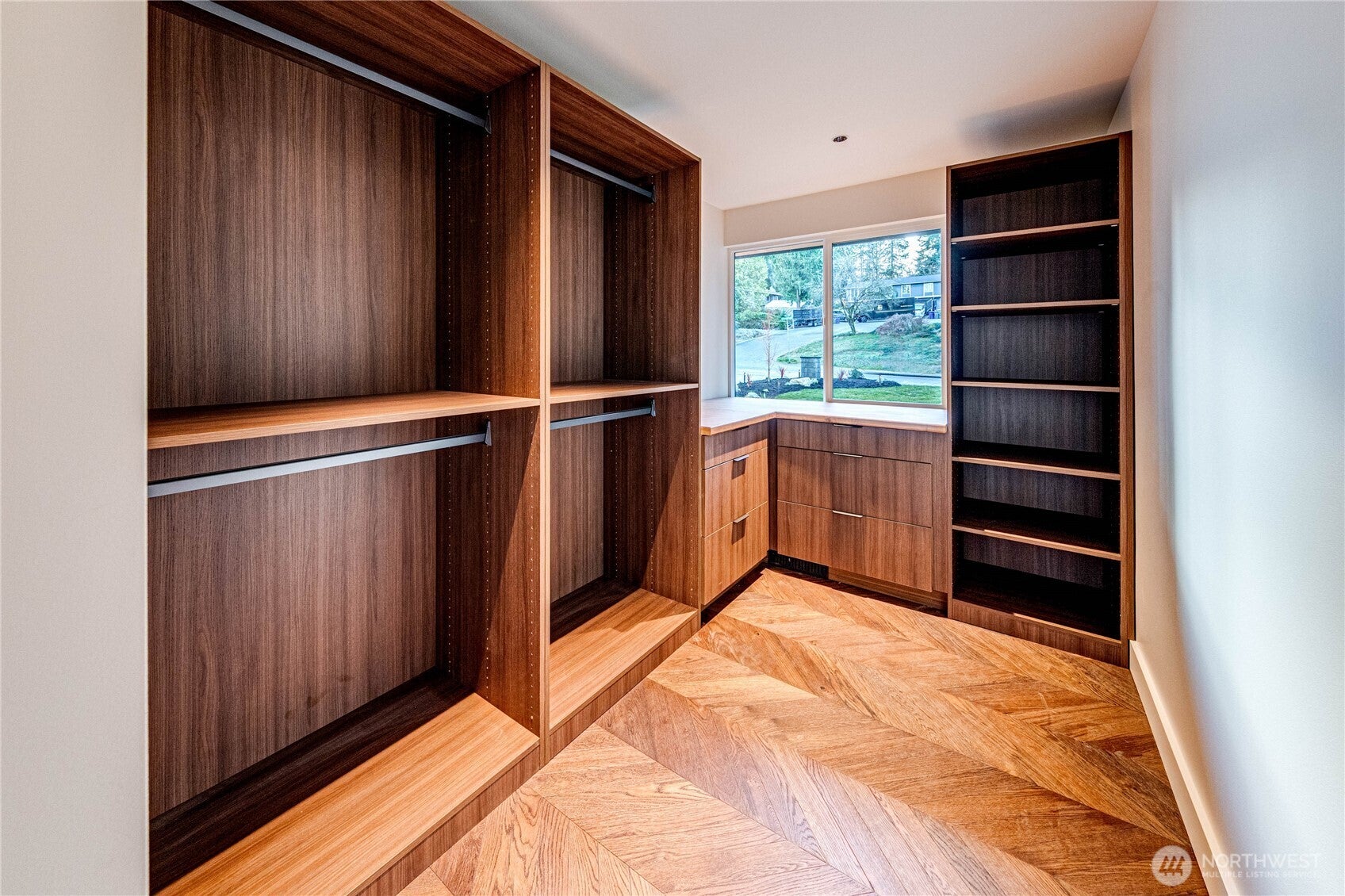 Bothell, Washington, 98021, United States, 4 Bedrooms Bedrooms, ,3 BathroomsBathrooms,Residential,Active,2012228