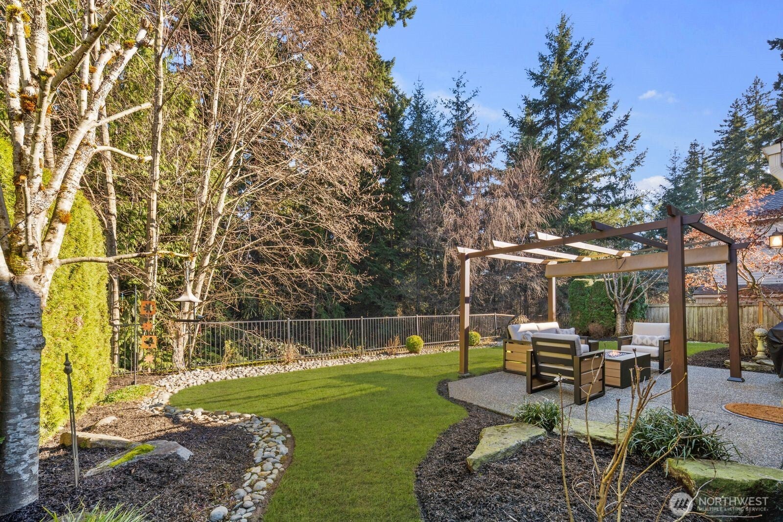 Mill Creek, Washington, 98012, United States, 4 Bedrooms Bedrooms, ,4 BathroomsBathrooms,Residential,Active,2017884