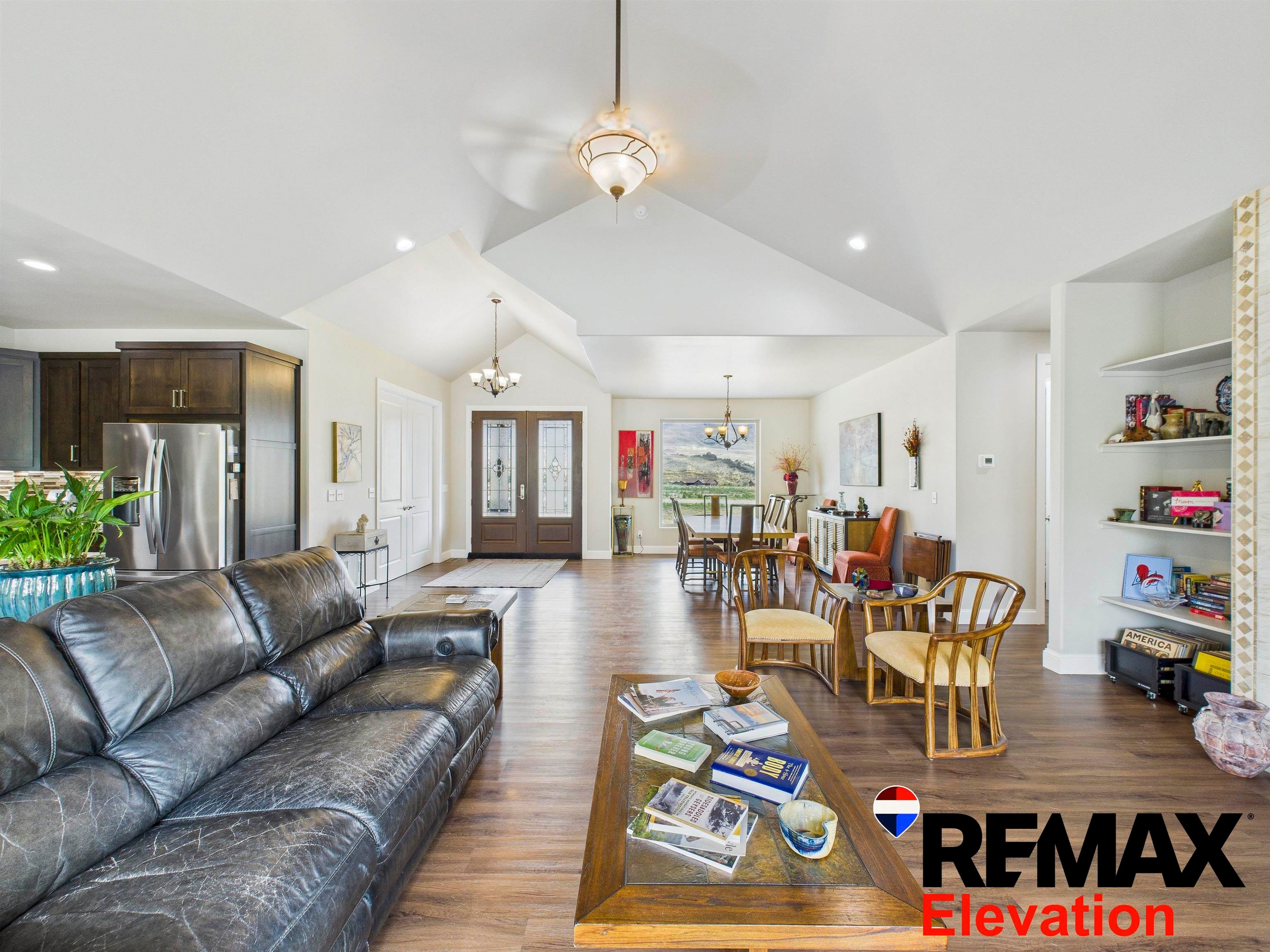 Cody, Wyoming, 82414, United States, 4 Bedrooms Bedrooms, ,4 BathroomsBathrooms,Residential,Active,1898213