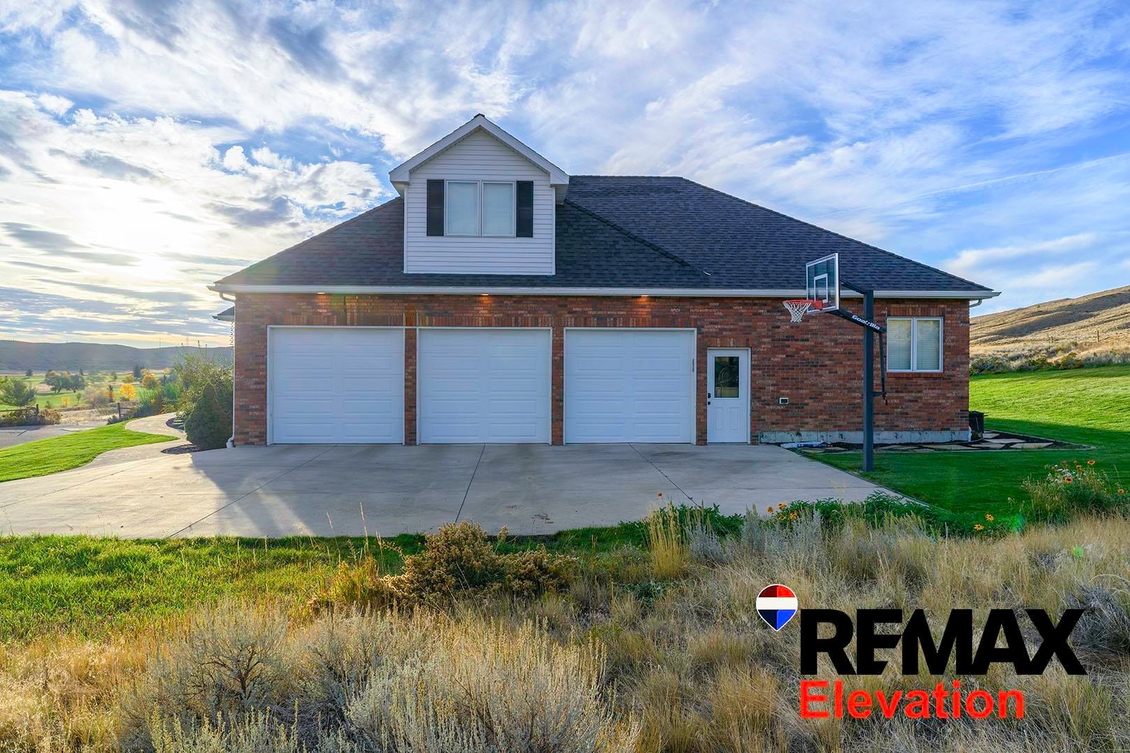 Cody, Wyoming, 82414, United States, 7 Bedrooms Bedrooms, ,5 BathroomsBathrooms,Residential,Active,1701950