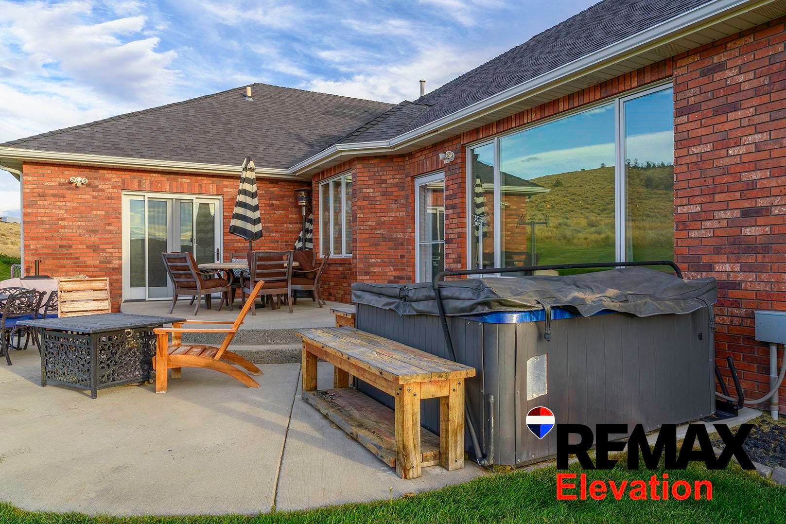 Cody, Wyoming, 82414, United States, 7 Bedrooms Bedrooms, ,5 BathroomsBathrooms,Residential,Active,1701950