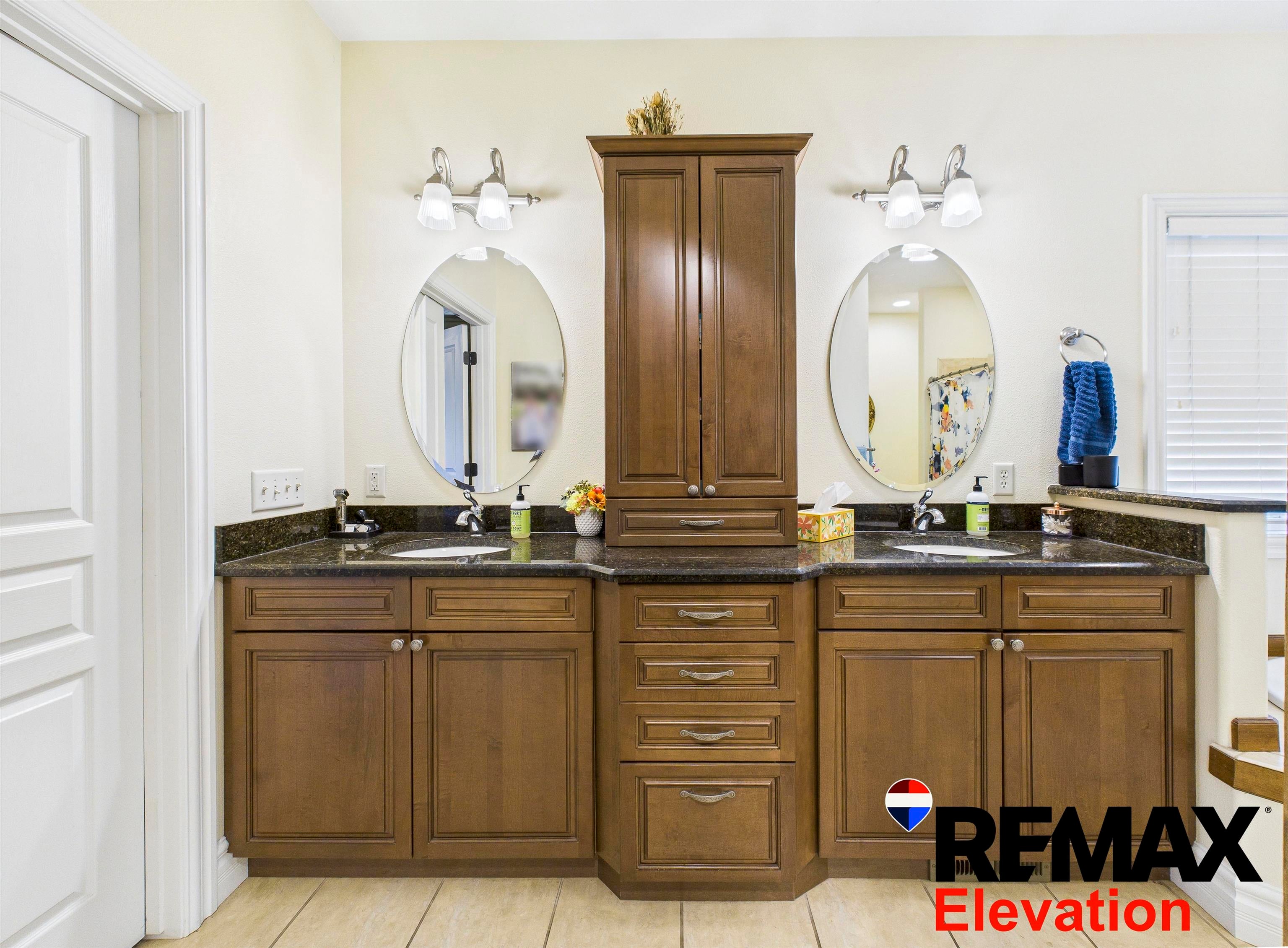 Cody, Wyoming, 82414, United States, 7 Bedrooms Bedrooms, ,5 BathroomsBathrooms,Residential,Active,1701950