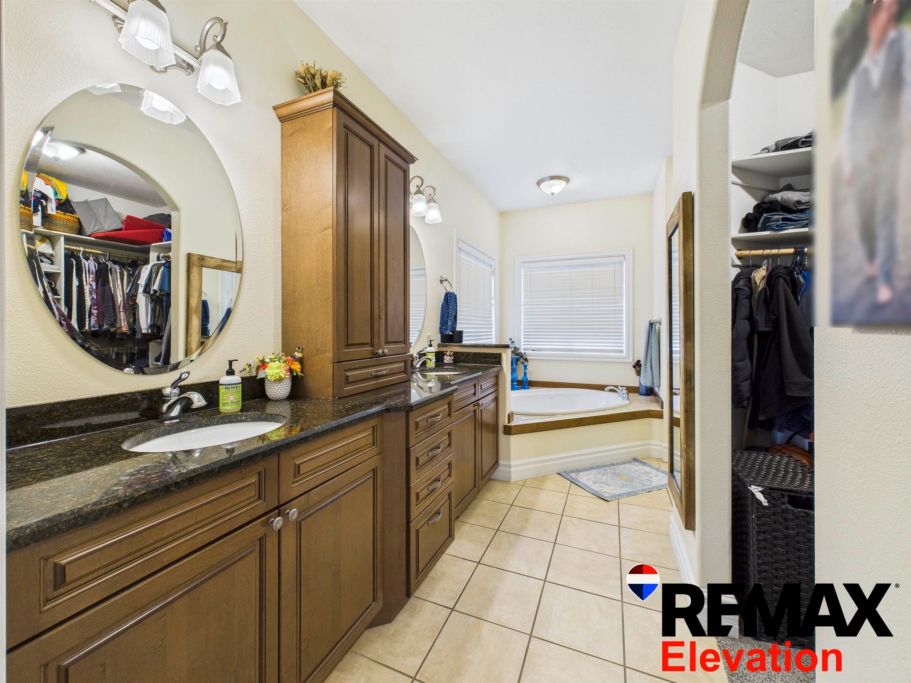 Cody, Wyoming, 82414, United States, 7 Bedrooms Bedrooms, ,5 BathroomsBathrooms,Residential,Active,1701950