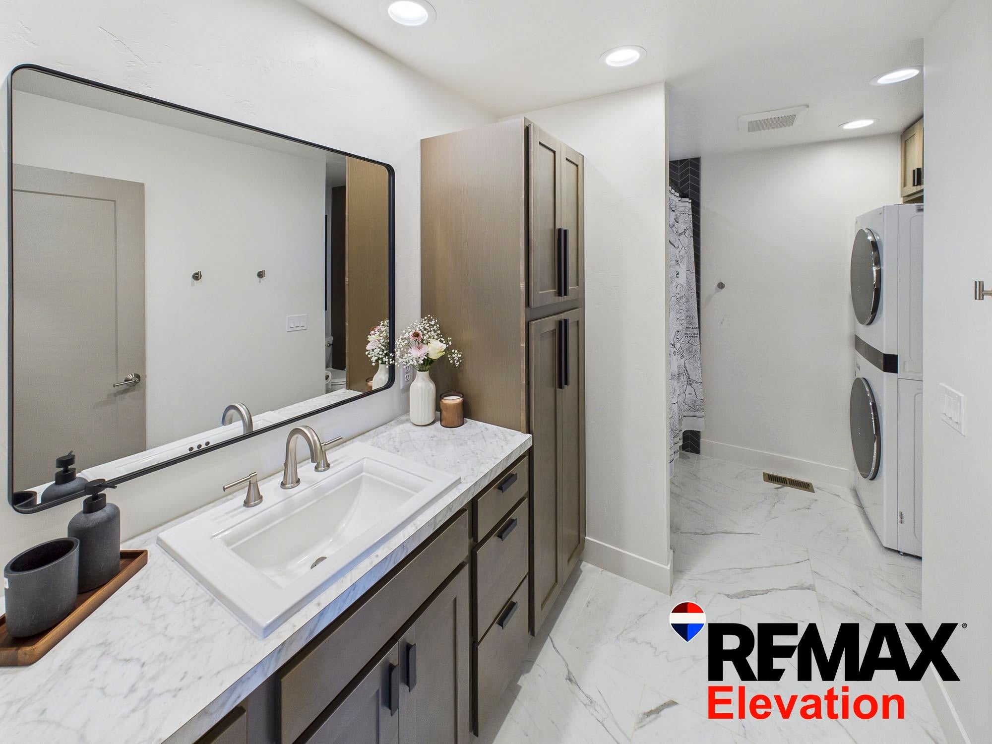 Cody, Wyoming, 82414, United States, 2 Bedrooms Bedrooms, ,1 BathroomBathrooms,Residential,Active,1877807