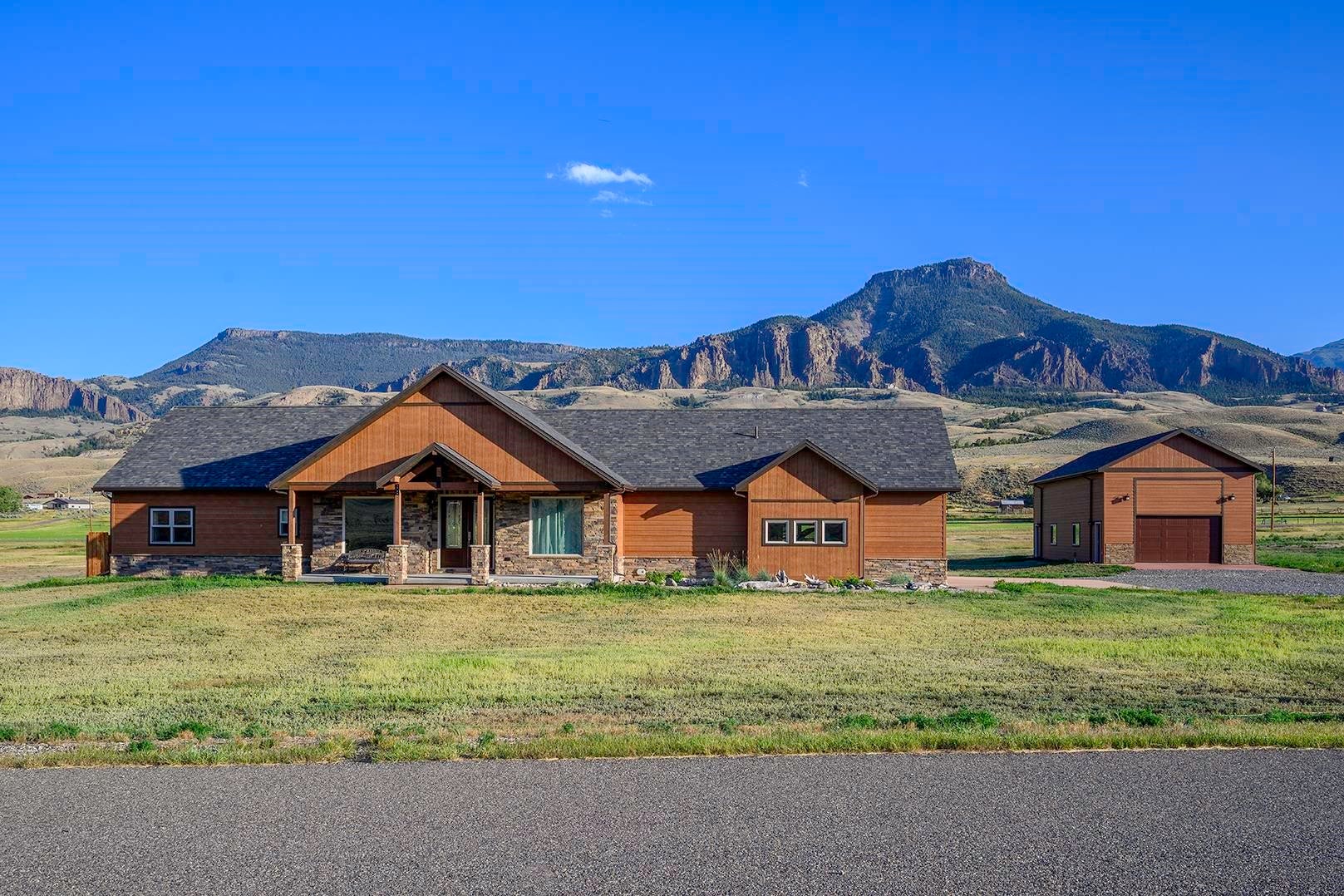 Cody, Wyoming, 82414, United States, 4 Bedrooms Bedrooms, ,4 BathroomsBathrooms,Residential,Active,1898213