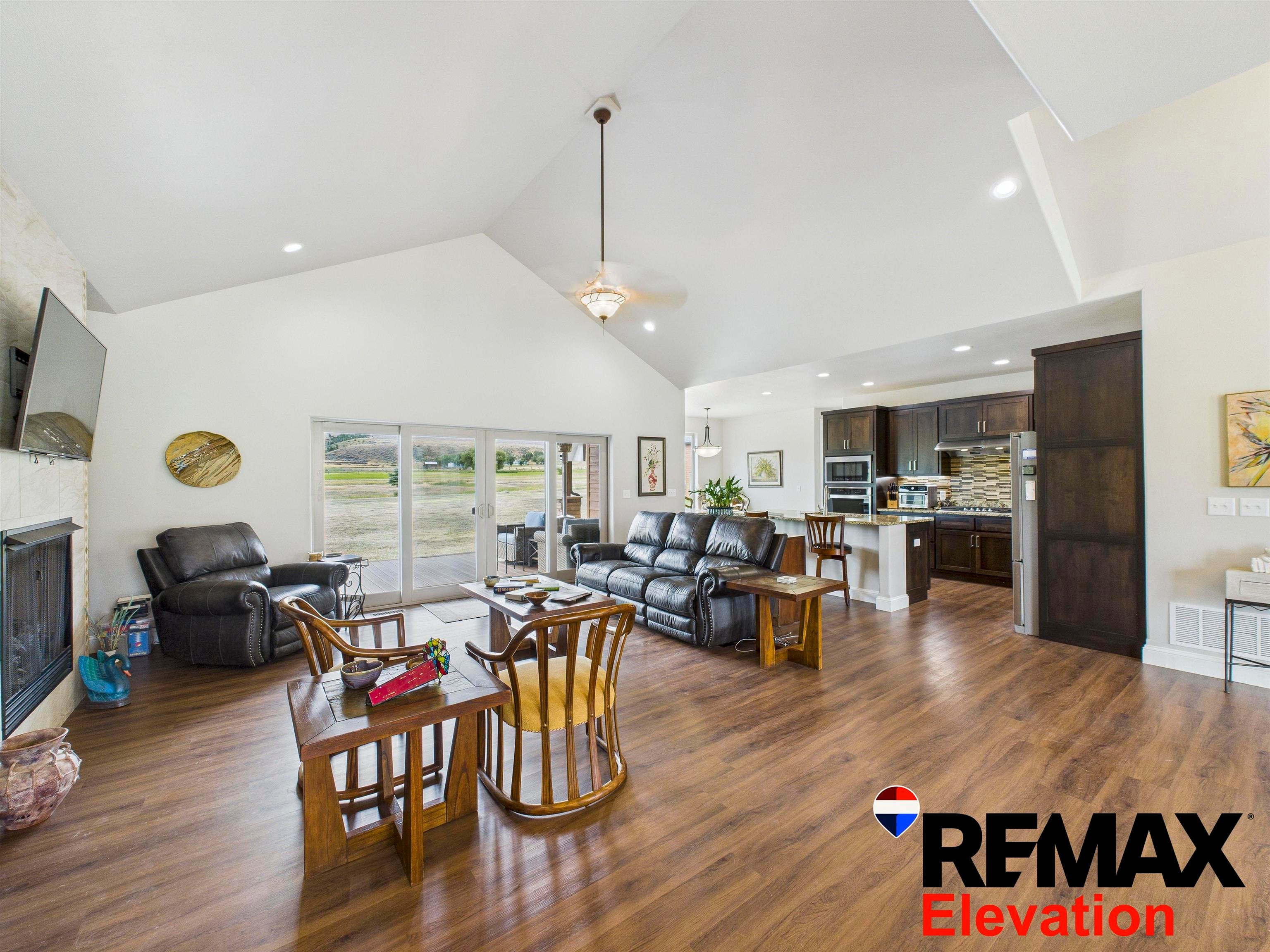 Cody, Wyoming, 82414, United States, 4 Bedrooms Bedrooms, ,4 BathroomsBathrooms,Residential,Active,1898213