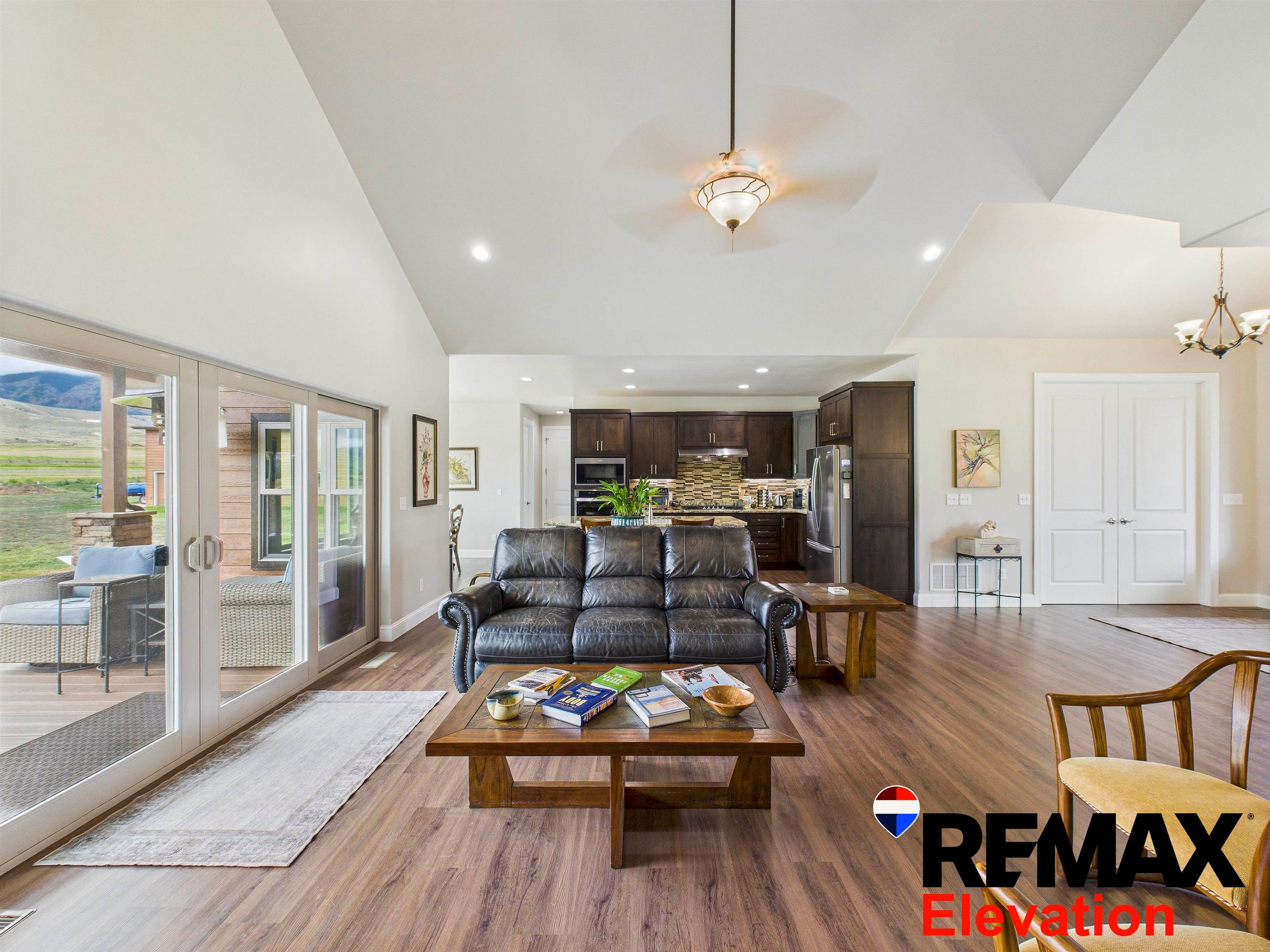 Cody, Wyoming, 82414, United States, 4 Bedrooms Bedrooms, ,4 BathroomsBathrooms,Residential,Active,1898213