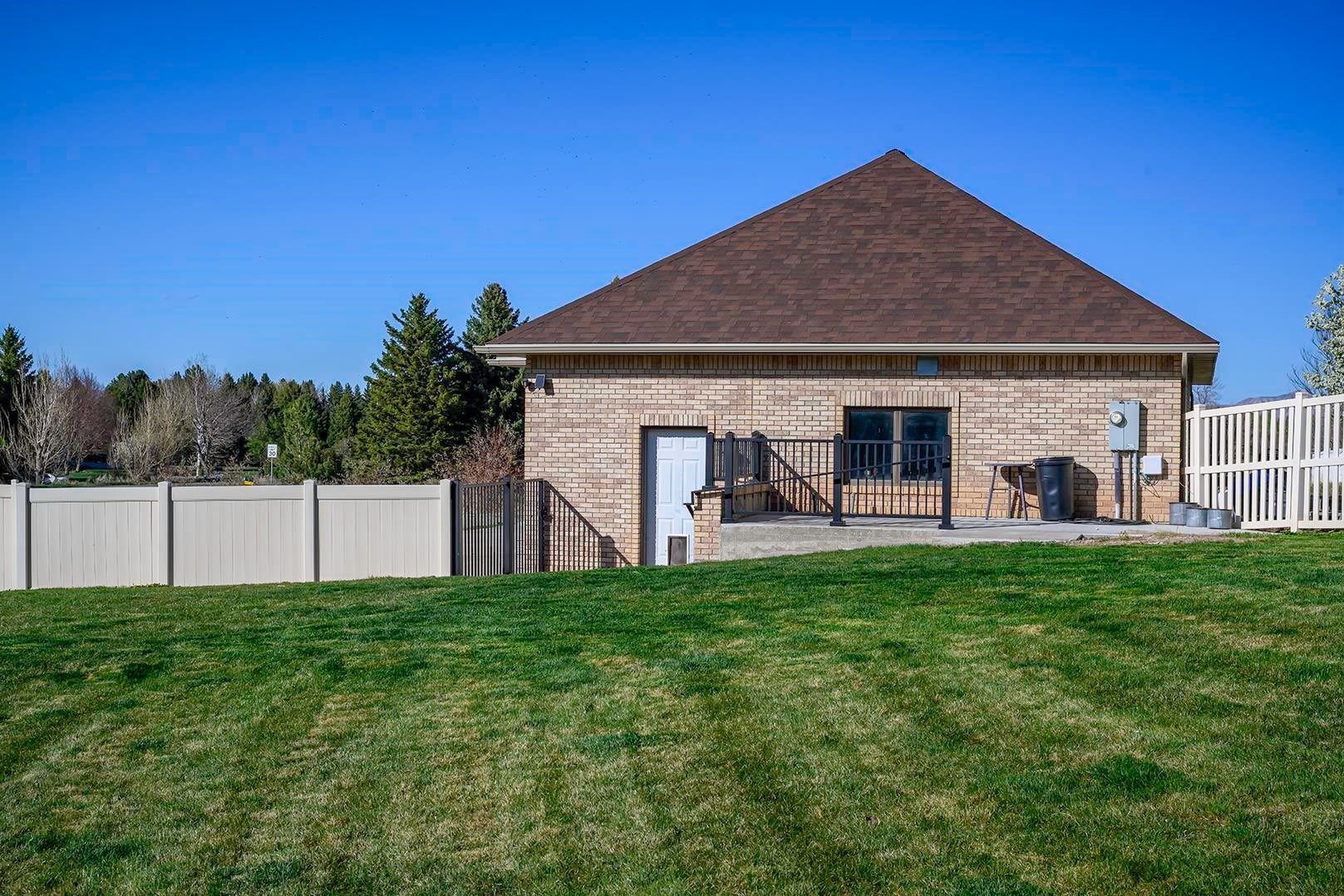 Cody, Wyoming, 82414, United States, ,6 BathroomsBathrooms,Residential,Active,1820442