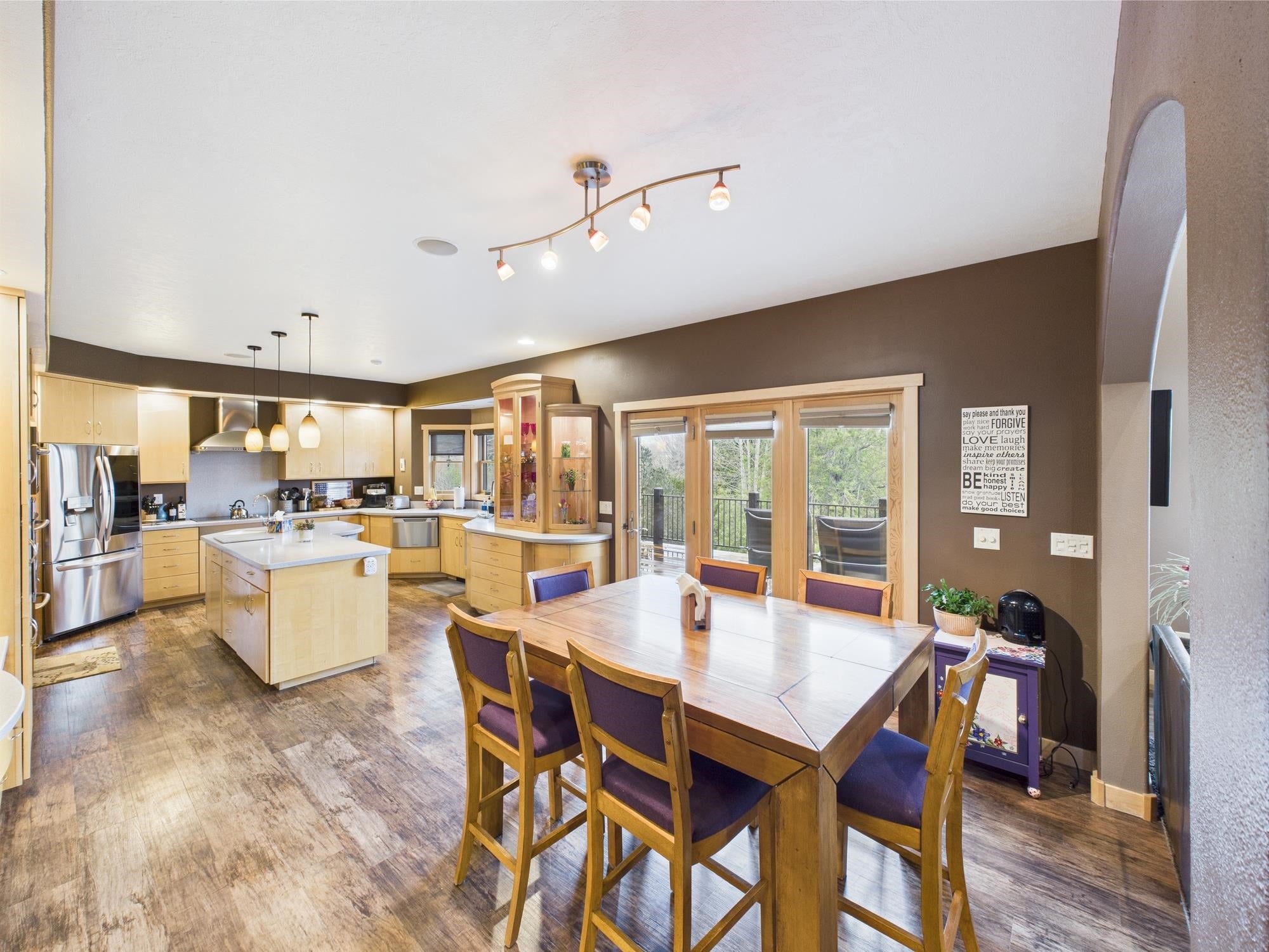 Cody, Wyoming, 82414, United States, ,6 BathroomsBathrooms,Residential,Active,1820442