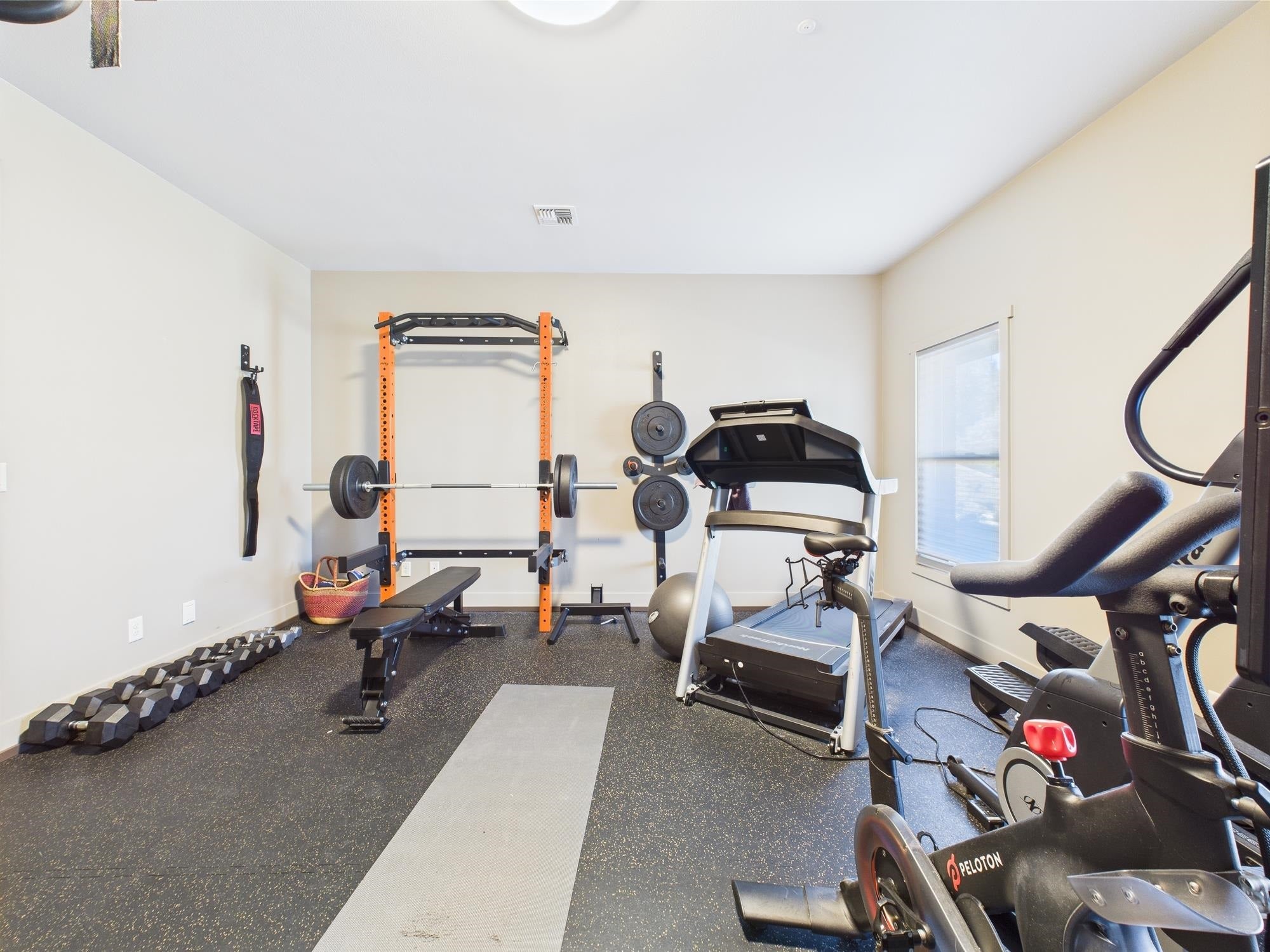 Cody, Wyoming, 82414, United States, ,6 BathroomsBathrooms,Residential,Active,1820442