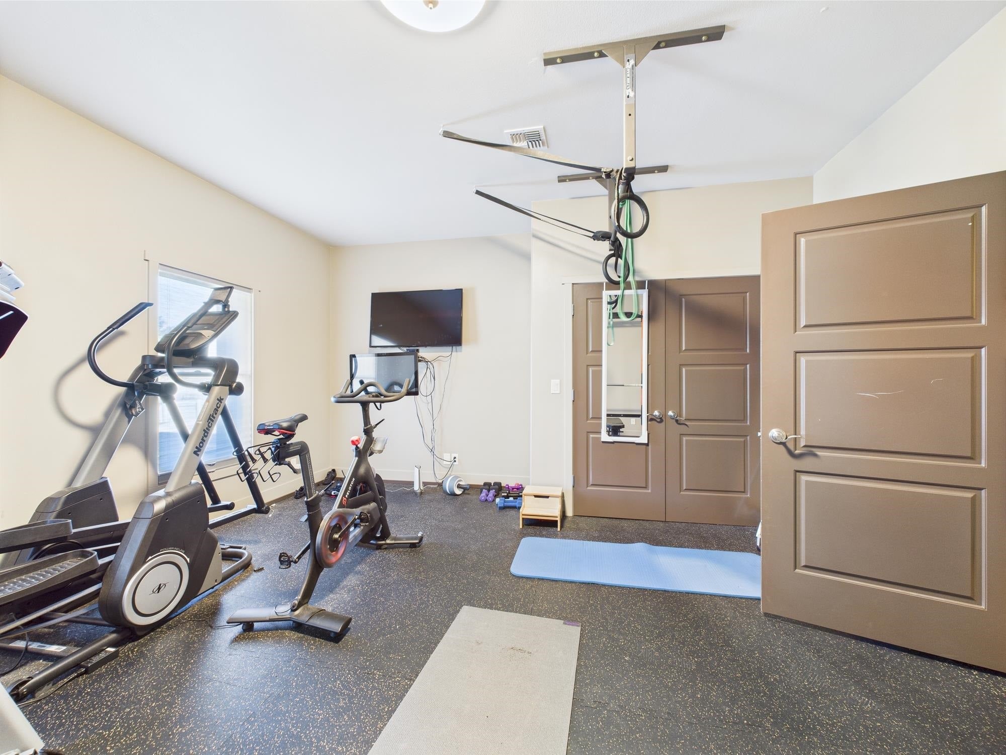 Cody, Wyoming, 82414, United States, ,6 BathroomsBathrooms,Residential,Active,1820442