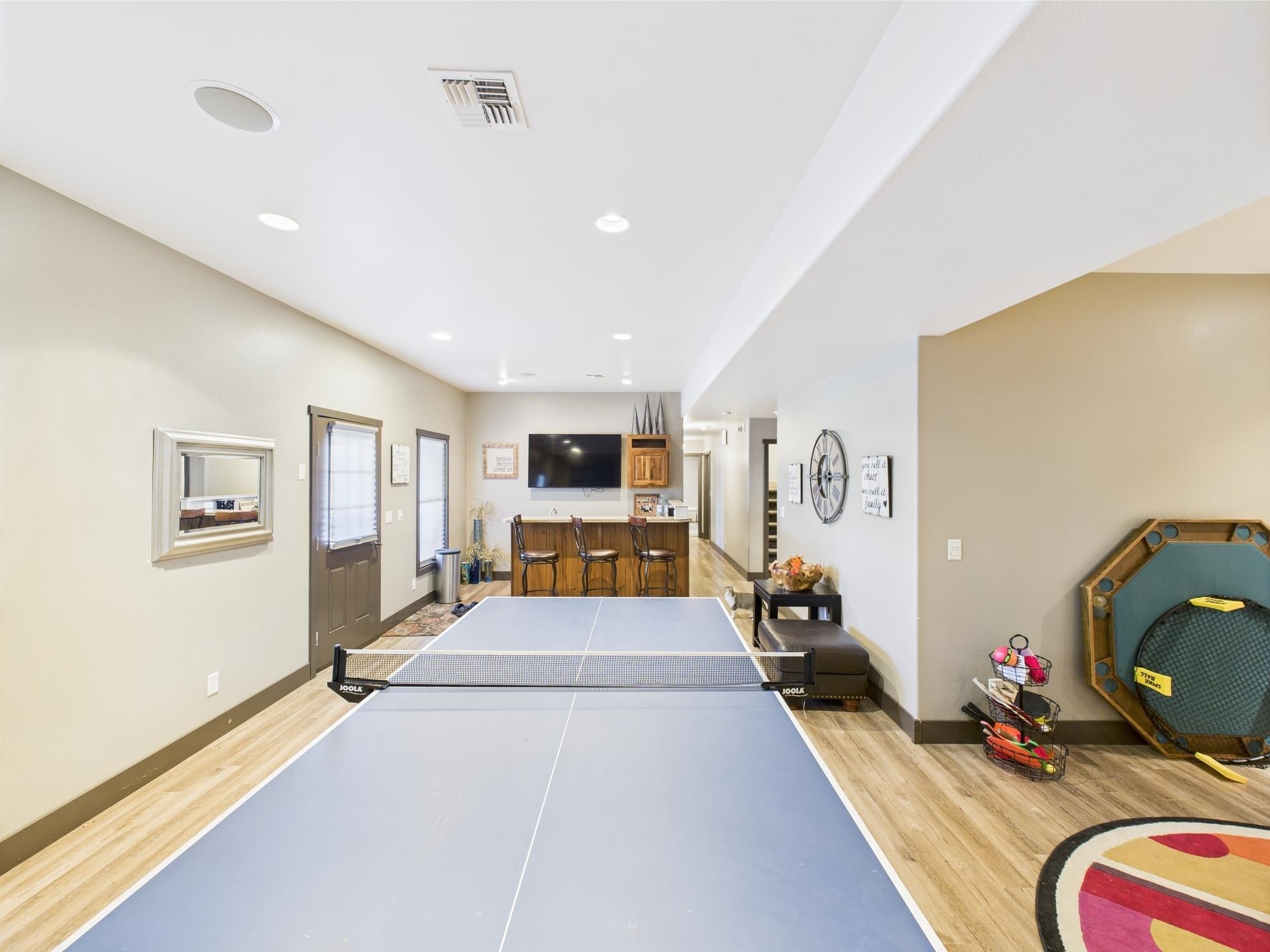 Cody, Wyoming, 82414, United States, ,6 BathroomsBathrooms,Residential,Active,1820442