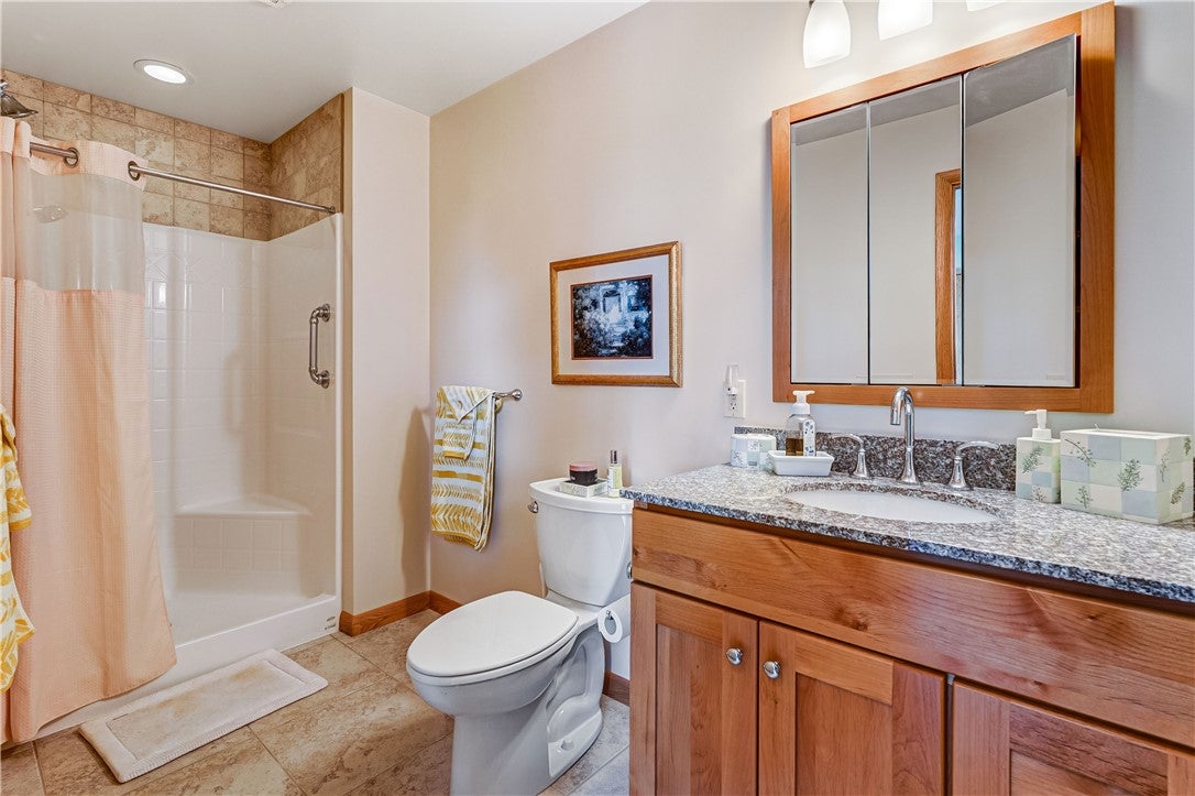 Hammondsport, New York, 14840, United States, 4 Bedrooms Bedrooms, ,5 BathroomsBathrooms,Residential,Active,1824033