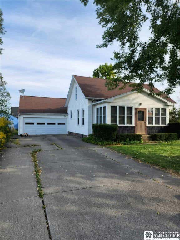 188 BROOKS AVE, DUNKIRK, NY 14048, photo 1 of 30