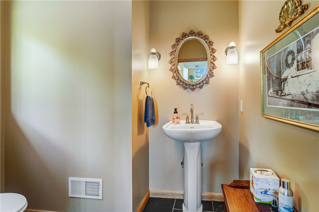 Hammondsport, New York, 14840, United States, 4 Bedrooms Bedrooms, ,5 BathroomsBathrooms,Residential,Active,1824033