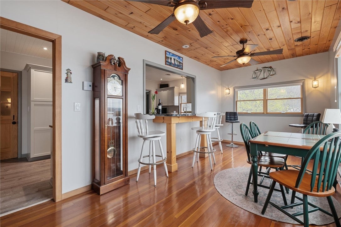 King Ferry, New York, 13081, United States, ,3 BathroomsBathrooms,Residential,Active,1798177