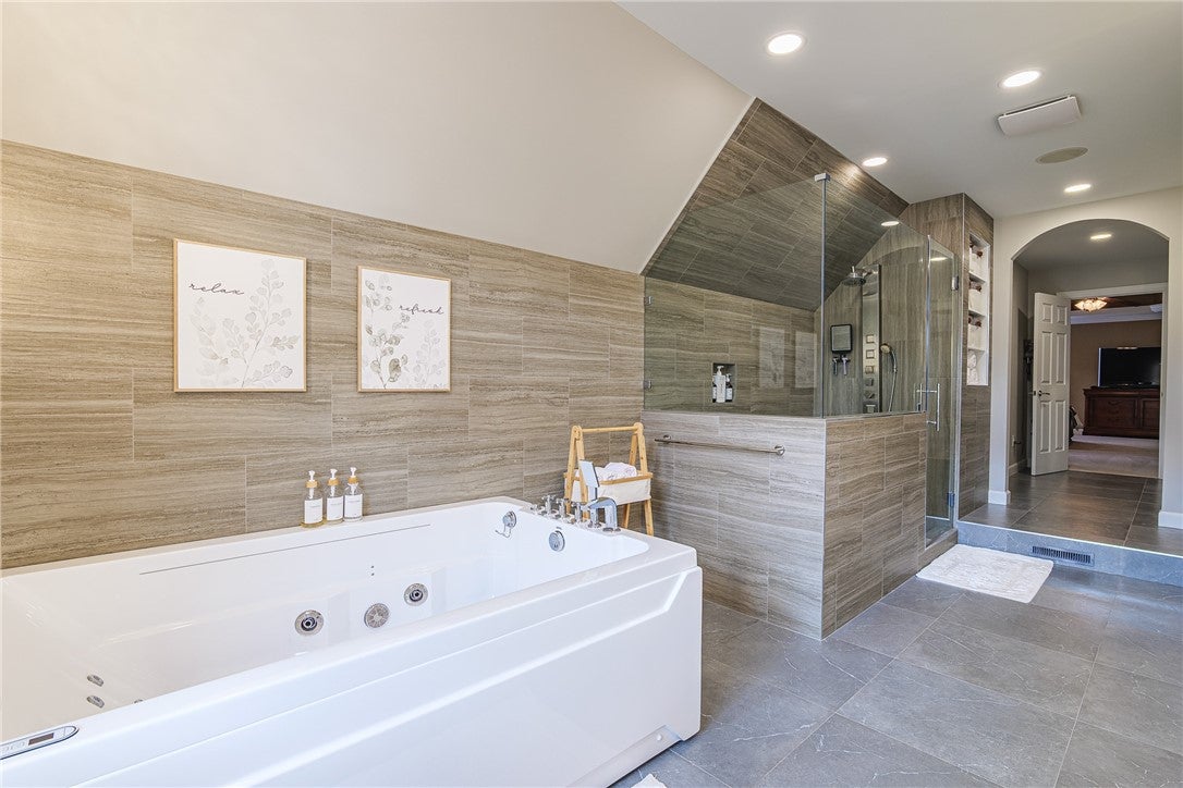 Victor, New York, 14564, United States, 5 Bedrooms Bedrooms, ,5 BathroomsBathrooms,Residential,Active,1926889
