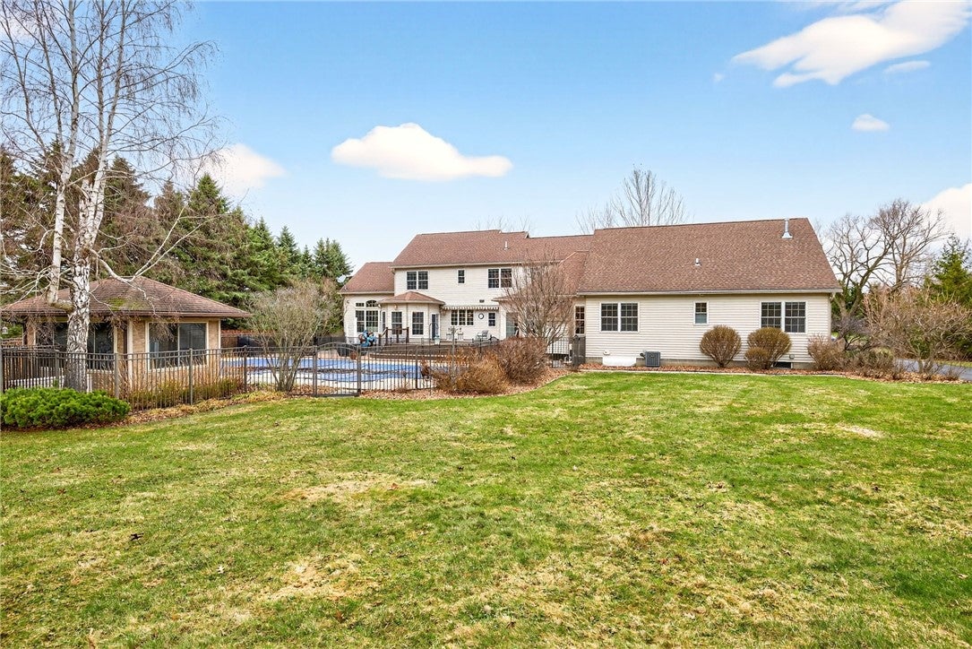Webster, New York, 14580, United States, 7 Bedrooms Bedrooms, ,5 BathroomsBathrooms,Residential,Active,2030072