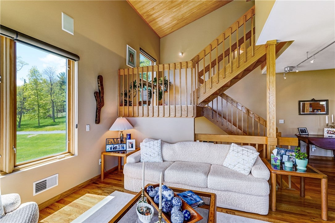 Hammondsport, New York, 14840, United States, 4 Bedrooms Bedrooms, ,5 BathroomsBathrooms,Residential,Active,1824033