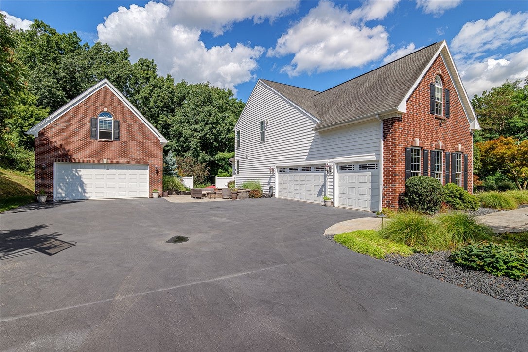Victor, New York, 14564, United States, 5 Bedrooms Bedrooms, ,5 BathroomsBathrooms,Residential,Active,1926889