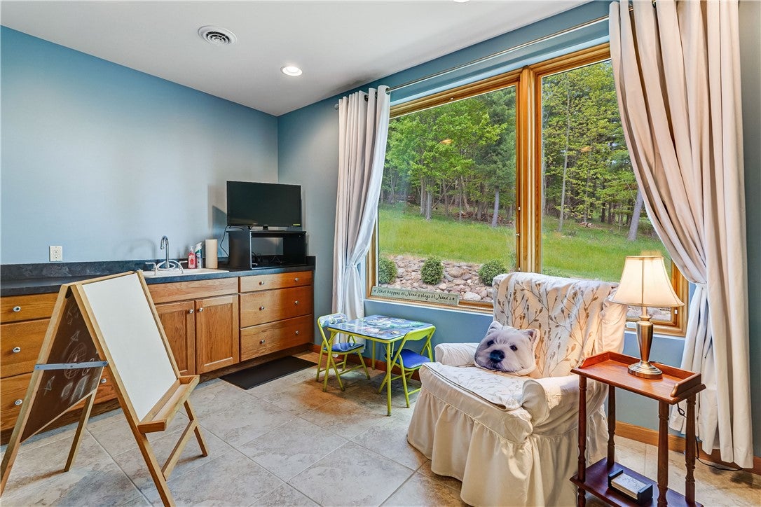 Hammondsport, New York, 14840, United States, 4 Bedrooms Bedrooms, ,5 BathroomsBathrooms,Residential,Active,1824033