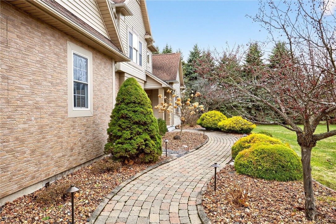 Webster, New York, 14580, United States, 7 Bedrooms Bedrooms, ,5 BathroomsBathrooms,Residential,Active,2030072