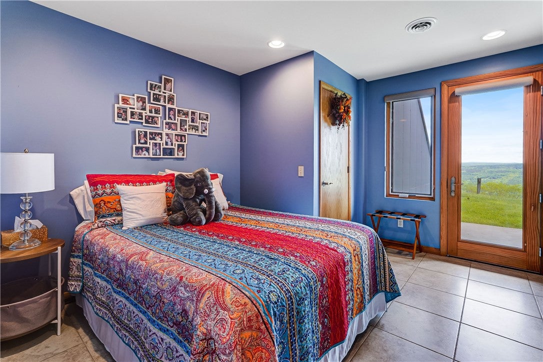 Hammondsport, New York, 14840, United States, 4 Bedrooms Bedrooms, ,5 BathroomsBathrooms,Residential,Active,1824033