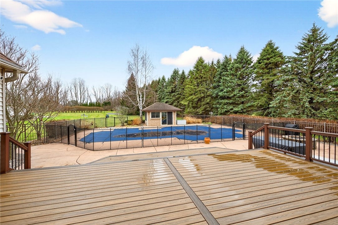 Webster, New York, 14580, United States, 7 Bedrooms Bedrooms, ,5 BathroomsBathrooms,Residential,Active,2030072