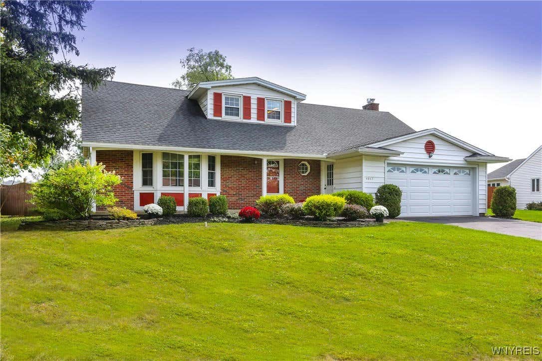 4865 MEADOW LN, HAMBURG, NY 14075 Single Family Residence For Sale MLS B1567056 RE/MAX