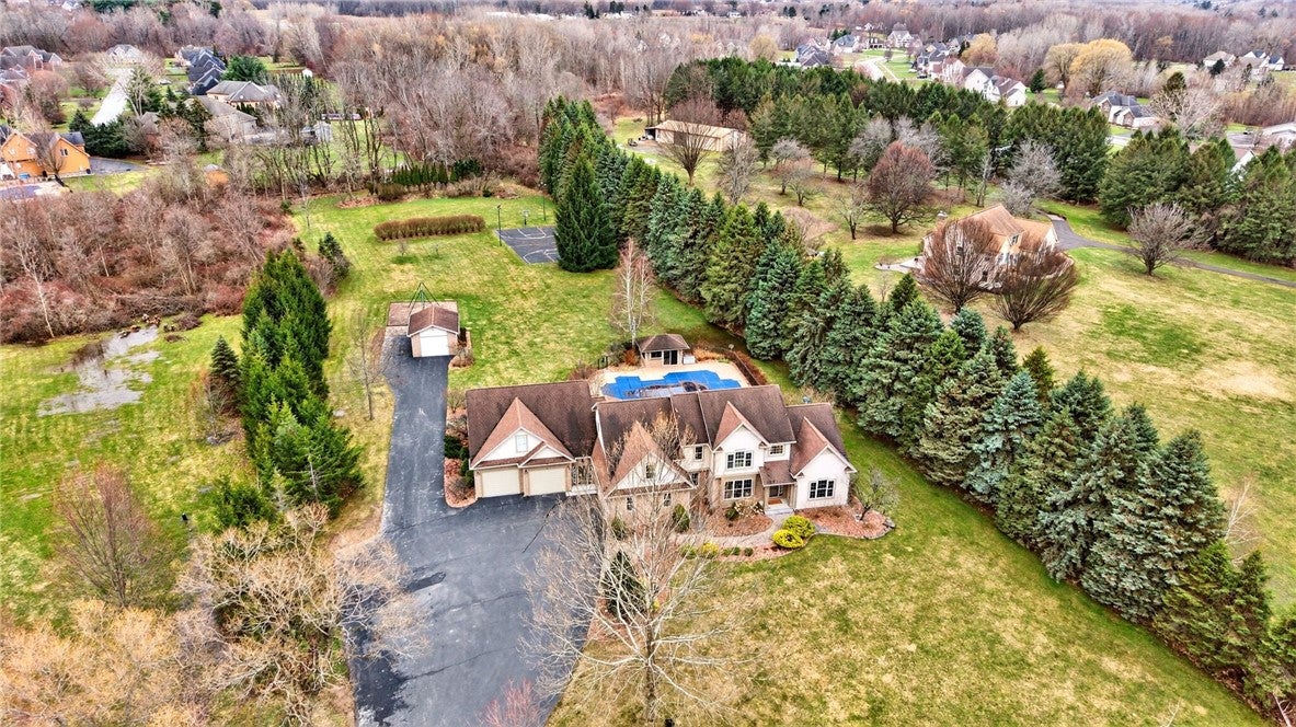 Webster, New York, 14580, United States, 7 Bedrooms Bedrooms, ,5 BathroomsBathrooms,Residential,Active,2030072