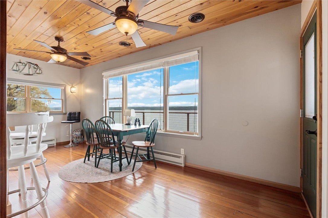 King Ferry, New York, 13081, United States, ,3 BathroomsBathrooms,Residential,Active,1798177