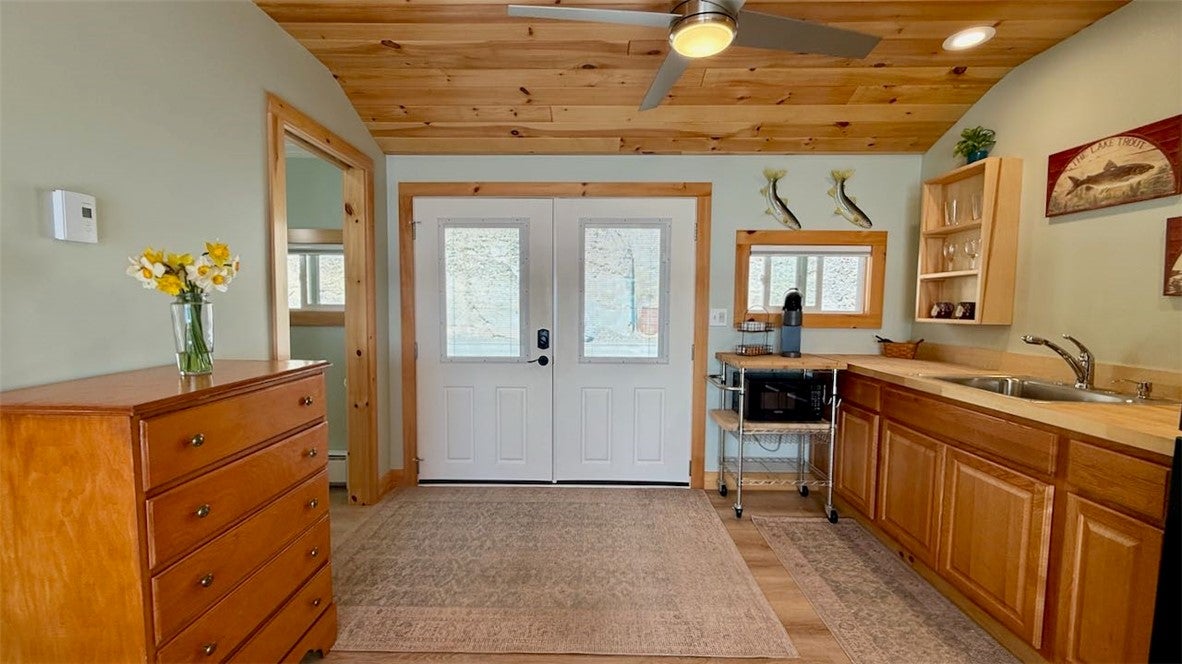 King Ferry, New York, 13081, United States, ,3 BathroomsBathrooms,Residential,Active,1798177