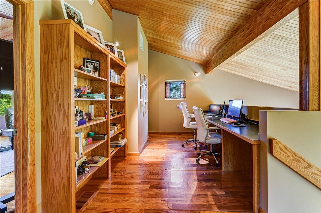 Hammondsport, New York, 14840, United States, 4 Bedrooms Bedrooms, ,5 BathroomsBathrooms,Residential,Active,1824033